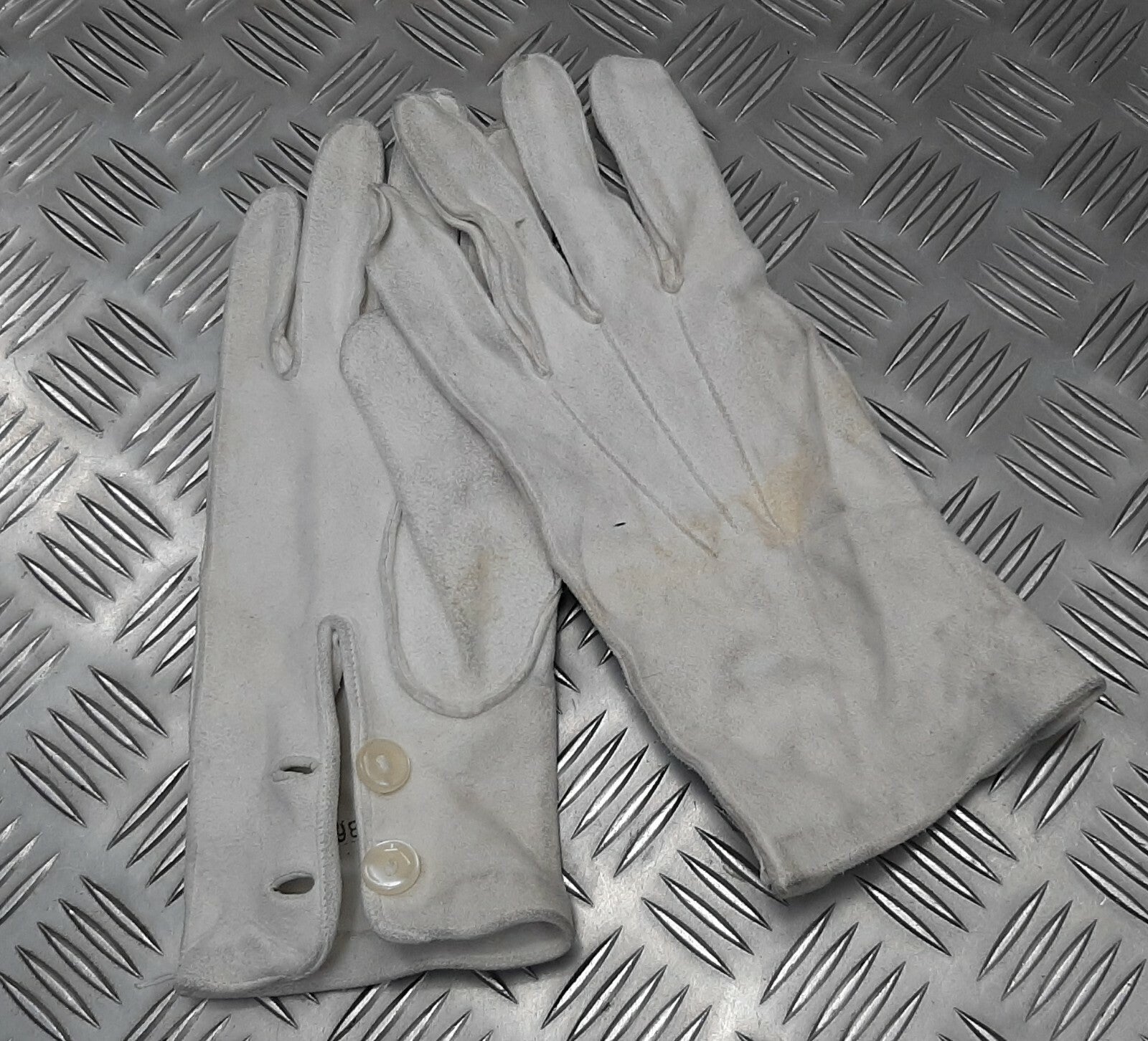 Genuine British Ceremonial Deerskin 3 Dart Leather Gloves Shop Soiled