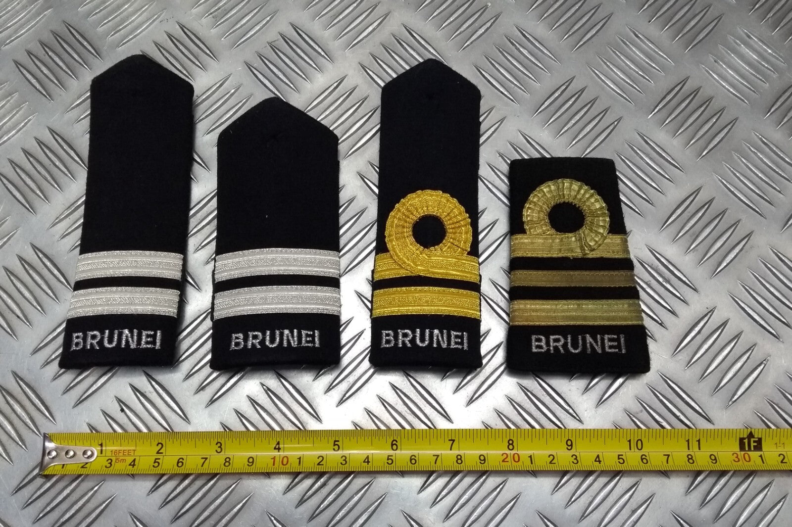Brunei Officers Uniform Single Shoulder Board Epaulettes Assorted For Collectors
