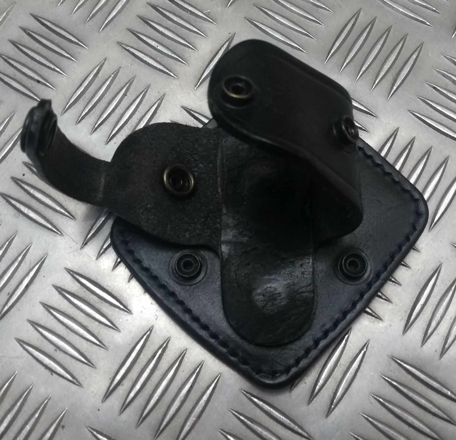 PWL RCL3 SpeedCuff Single Loops 3 Position Swivel, Double Safety Handcuff Holder