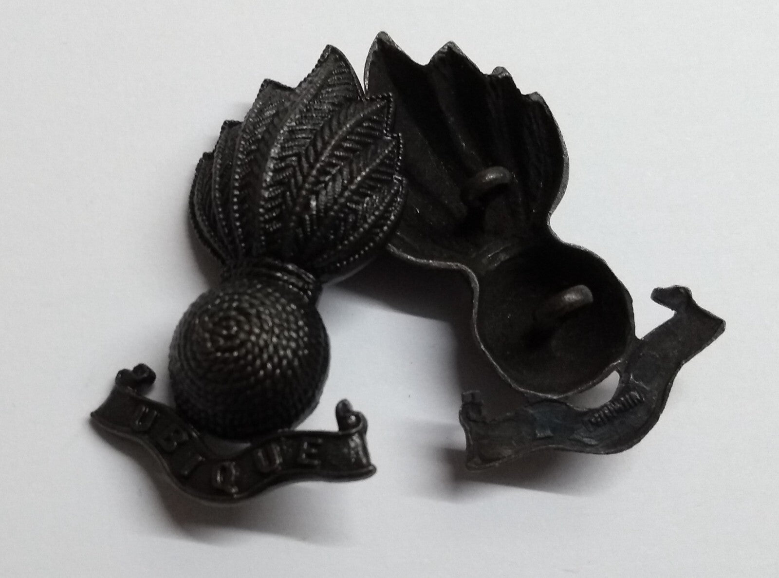 Royal Artillery Collar Dogs "Ubique" RA Metal Badges No Split Pins