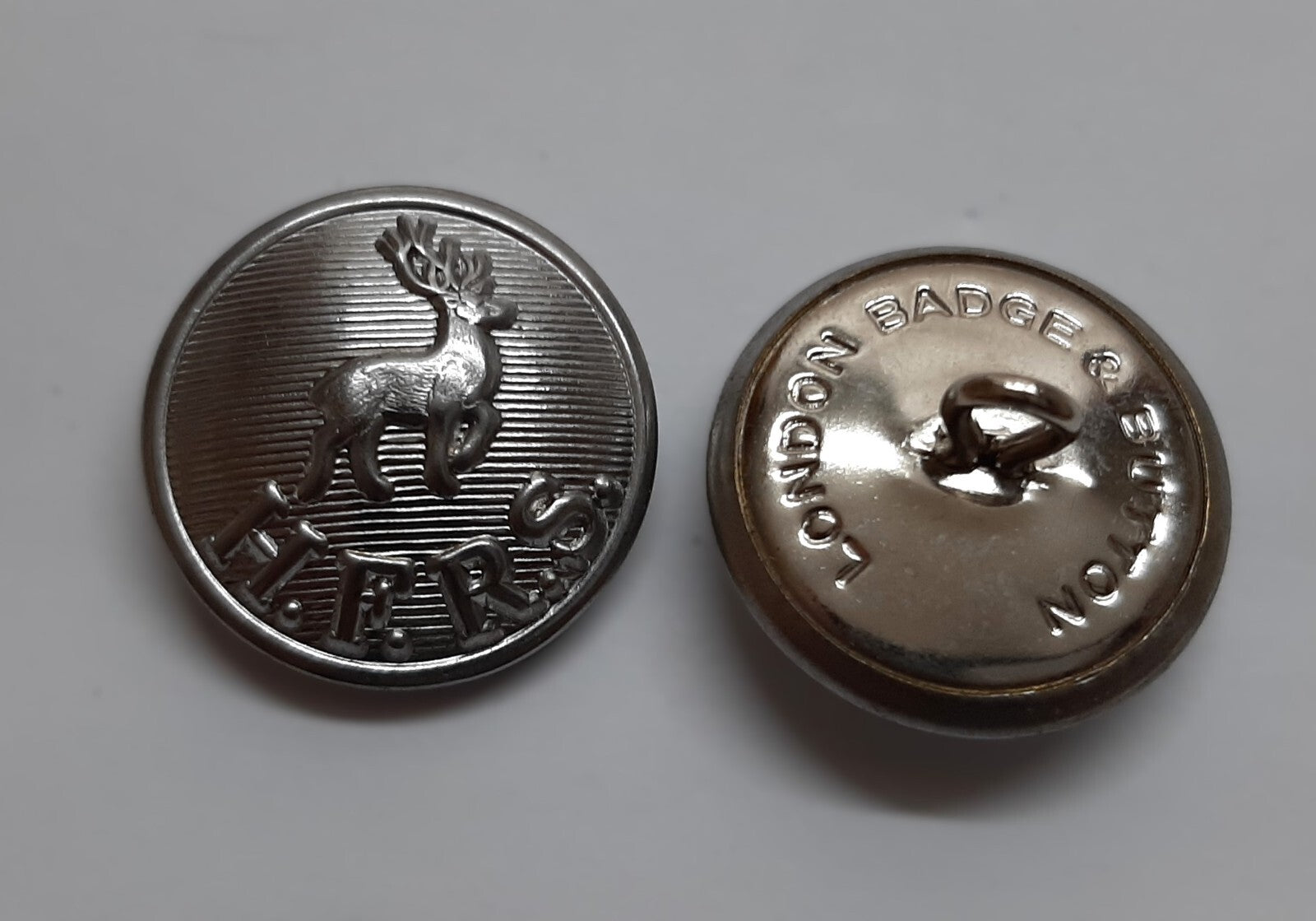Hertfordshire Buttons Ring Back H F R S Obsolete Stag / Hart Insignia 38L 1 Pr