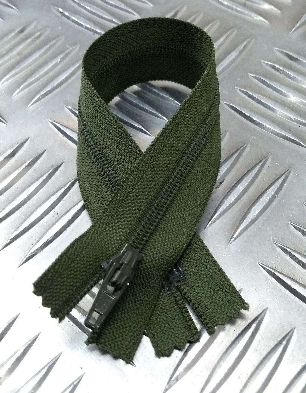 Genuine British YKK 19.5cm Closed End Army Green Zip / Zipper Zpm203