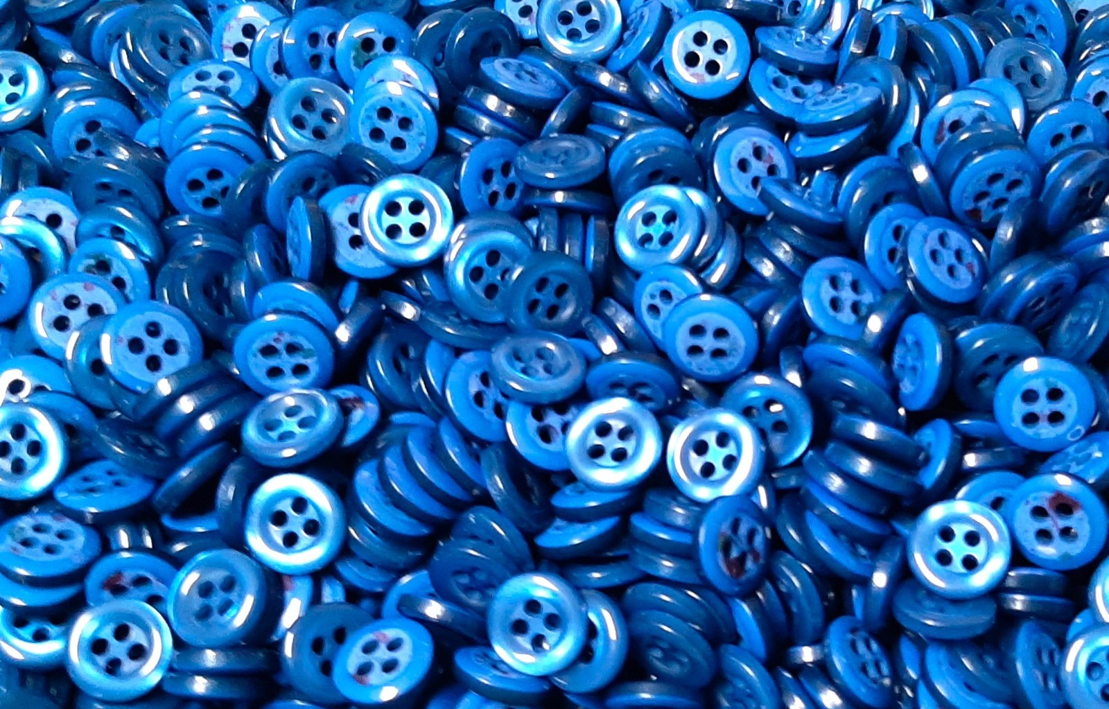 Vintage Buttons 100 4 Hole Shirt / Shank Anchors Pearlesque Blue 10.2mm NOS