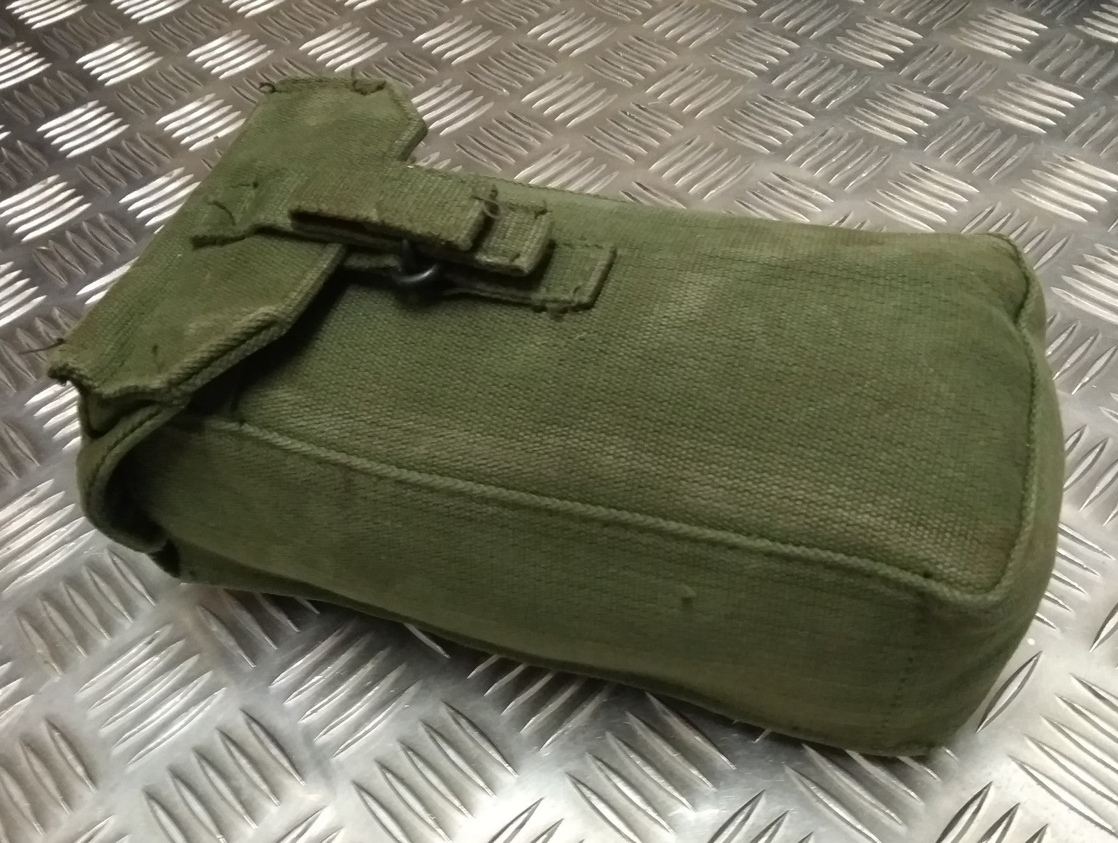 Genuine British Issue 58 Patt OD Green Falklands Type Ammo Pouch Left