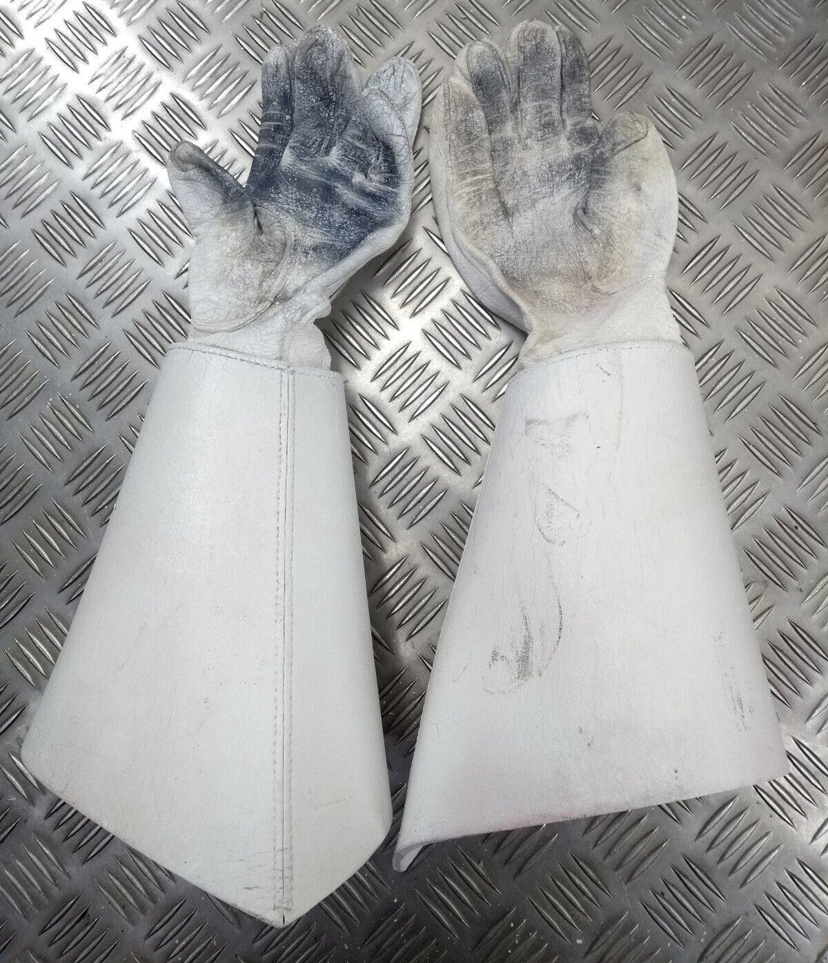 British Army Household Cavalry White Leather Gauntlet Parade Gloves Size 9