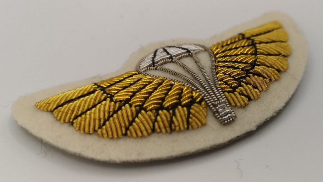 Parachutist Wings Badge British Embroidered Gold on White Lancers