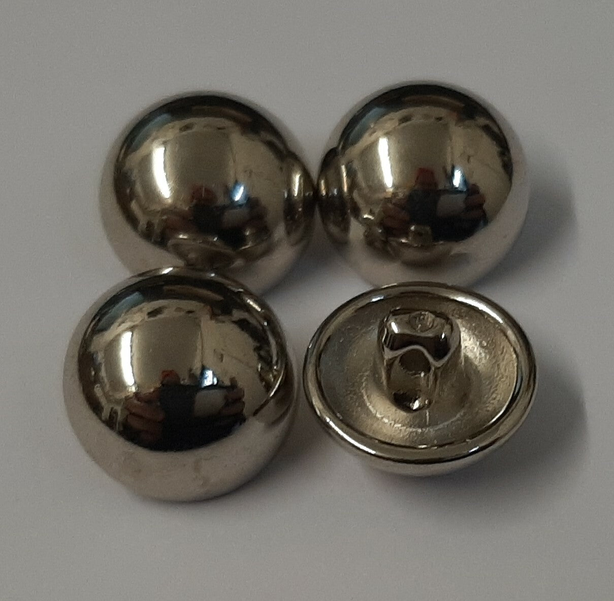 Vintage Buttons Half Dome Ring Back Silver Coloured 22L Hi Sheen X4 ASBT305