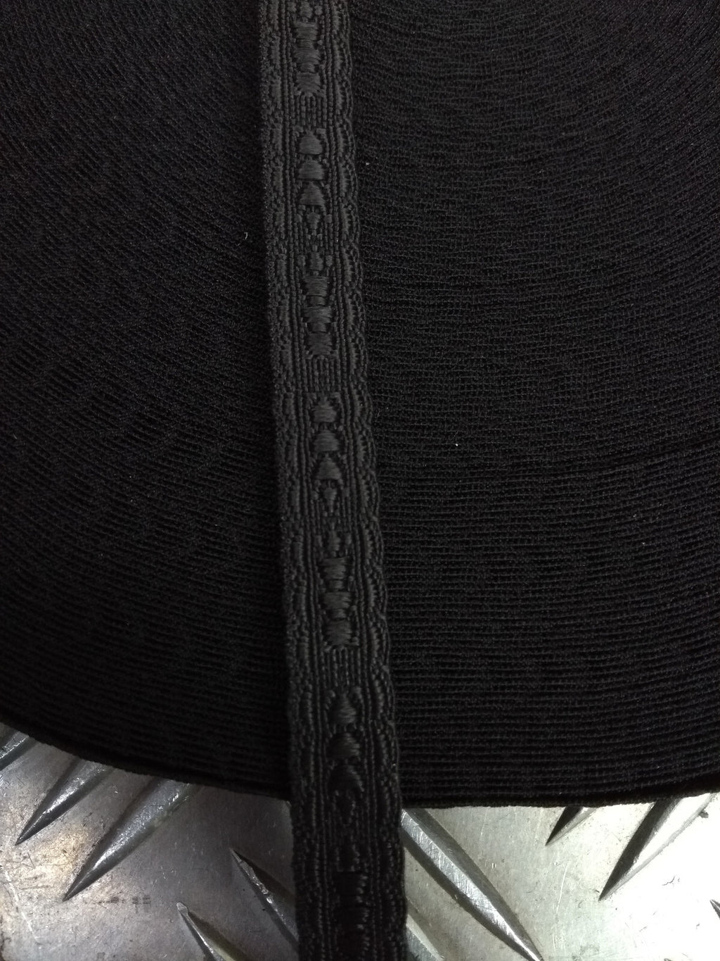 Black Scalloped Edge Viscose Ribbon / Lace