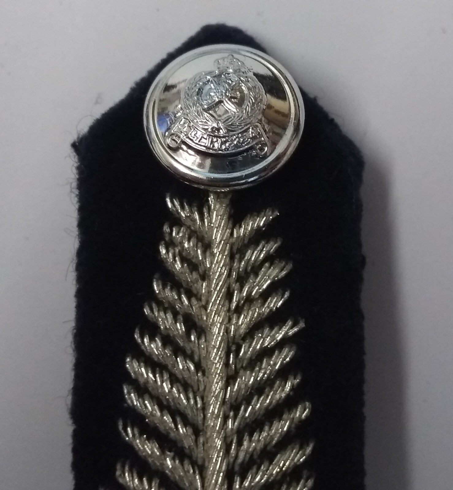 Oman Gorgets Collar Tabs Silver Leaf Detail Chrome Officers Insignia Buttons
