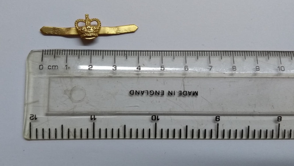 Signals Officer Crown For Hat / Cap Badges Gilt Plated With Double Prong Fixing