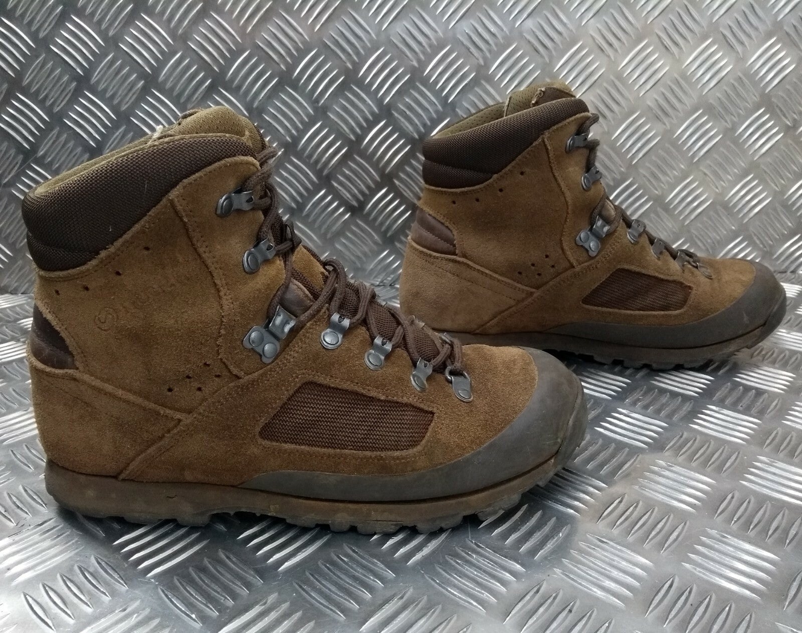 Army Style ITURRI Hi Liability Combat Boots Brown Suede Assorted Sizes