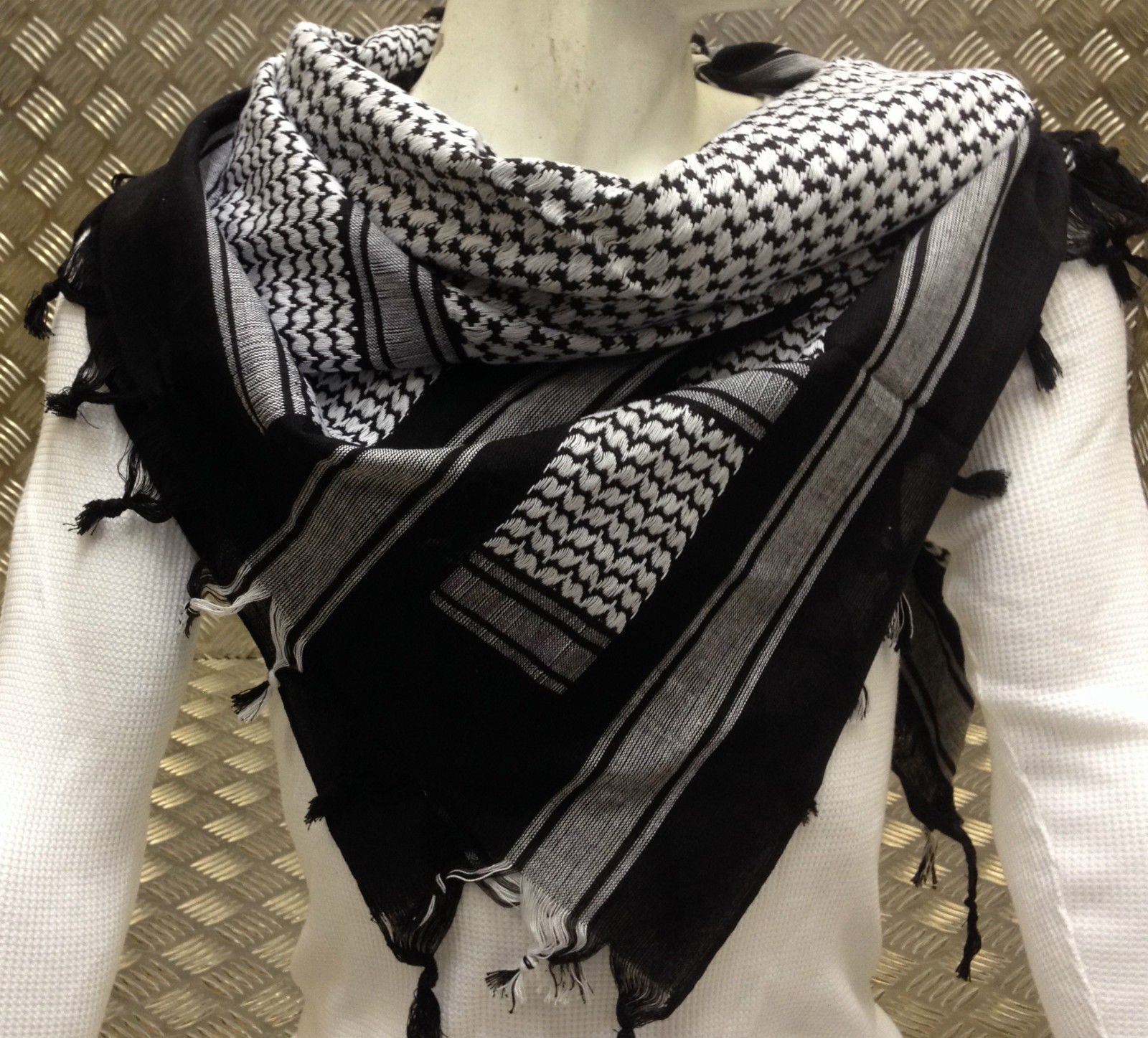 100% Cotton Shemagh / Arab Scarf / Pashmina / Wrap / Sarong. White on Black NEW