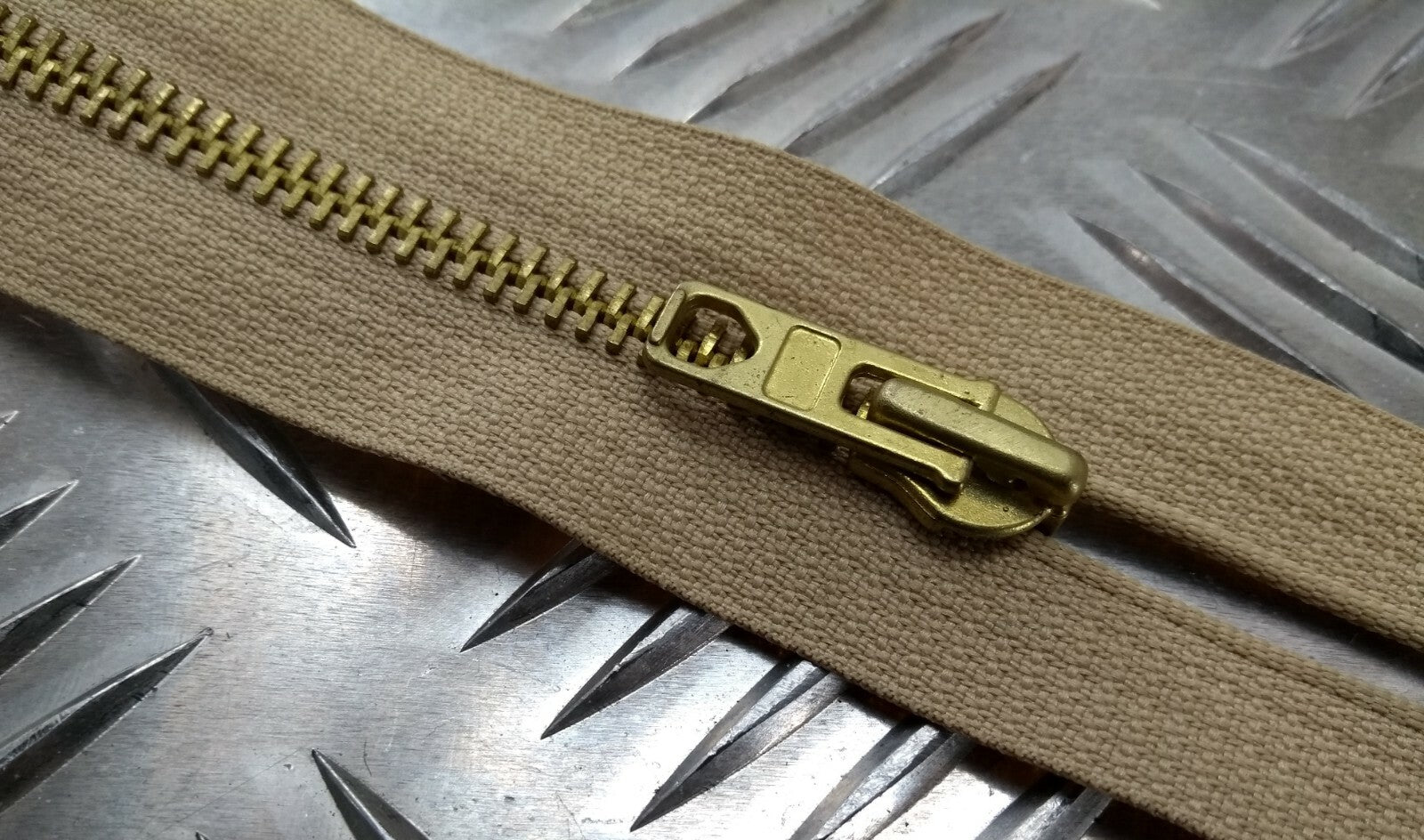 Genuine British Issue 23cm Closed End Metal Zip Zipper Beige