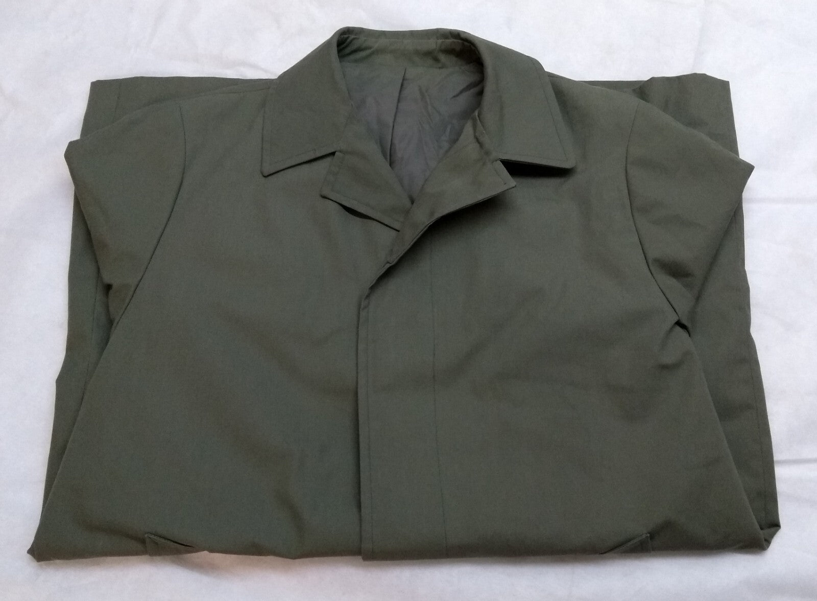 Single Breasted Raincoat British R.M Mid Green Lightweight Tropical Rain Mac