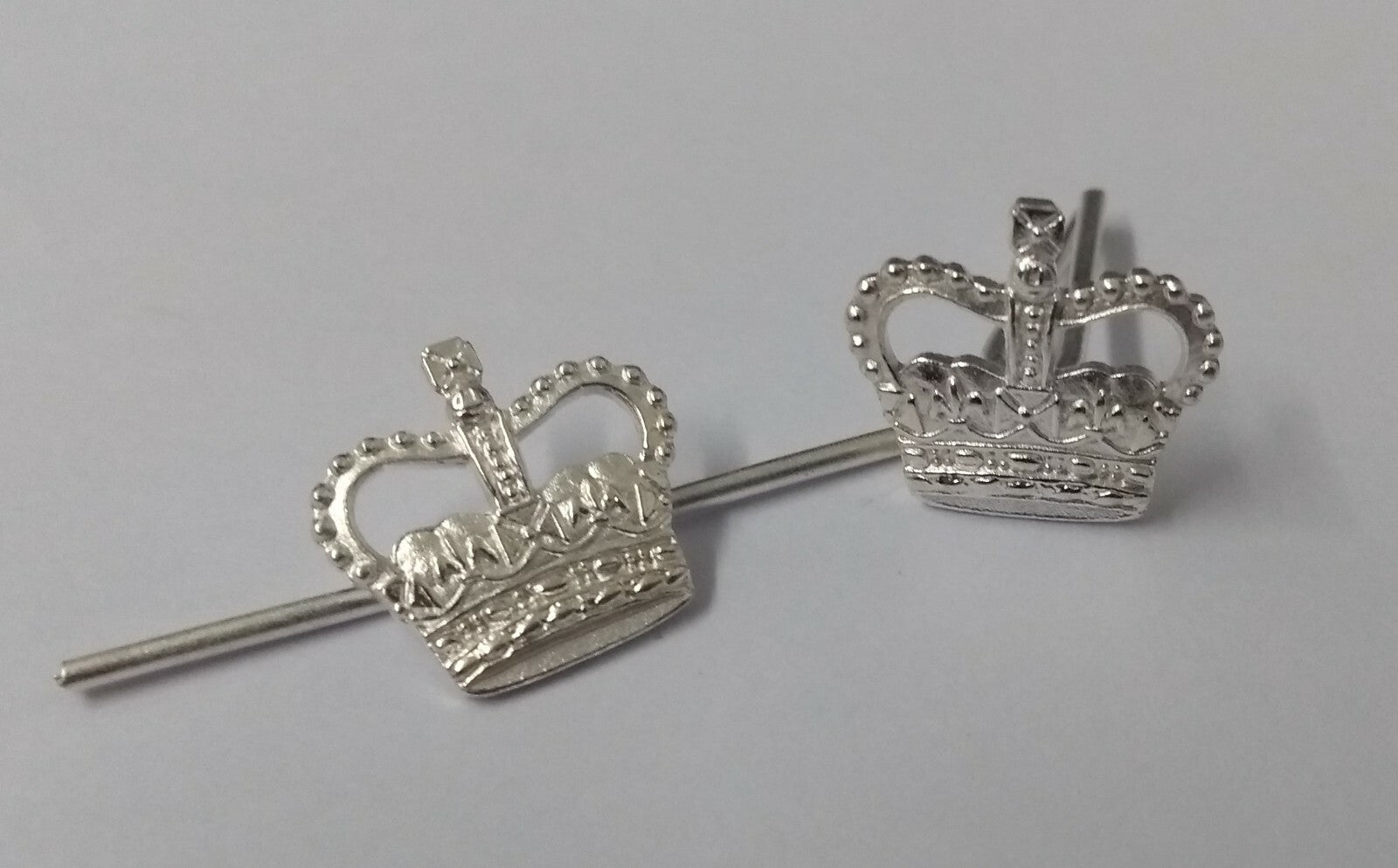 Rank Crown 3/8" Dead Silver Officers Insignia Wire Fitment x 2 NEW