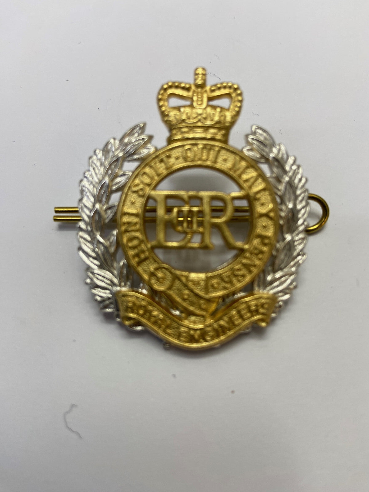 Royal Engineers Officers Hat / Cap Badge RE Genuine British Army Issue - NEW