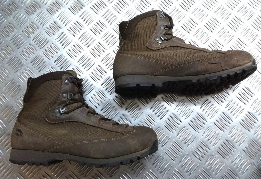AKU MVP Boots Lined GTX Combat With Vibram Soles Genuine British Army Spec 10M