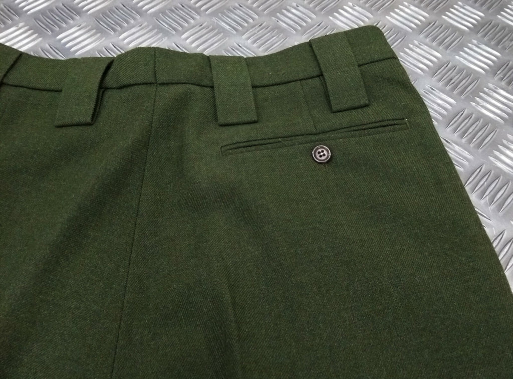 Style product Sample Dress Barrack Dress Green Trousers