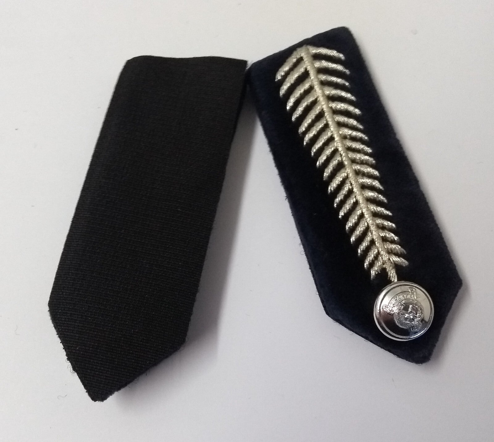 Oman Gorgets Collar Tabs Silver Leaf Detail Chrome Officers Insignia Buttons