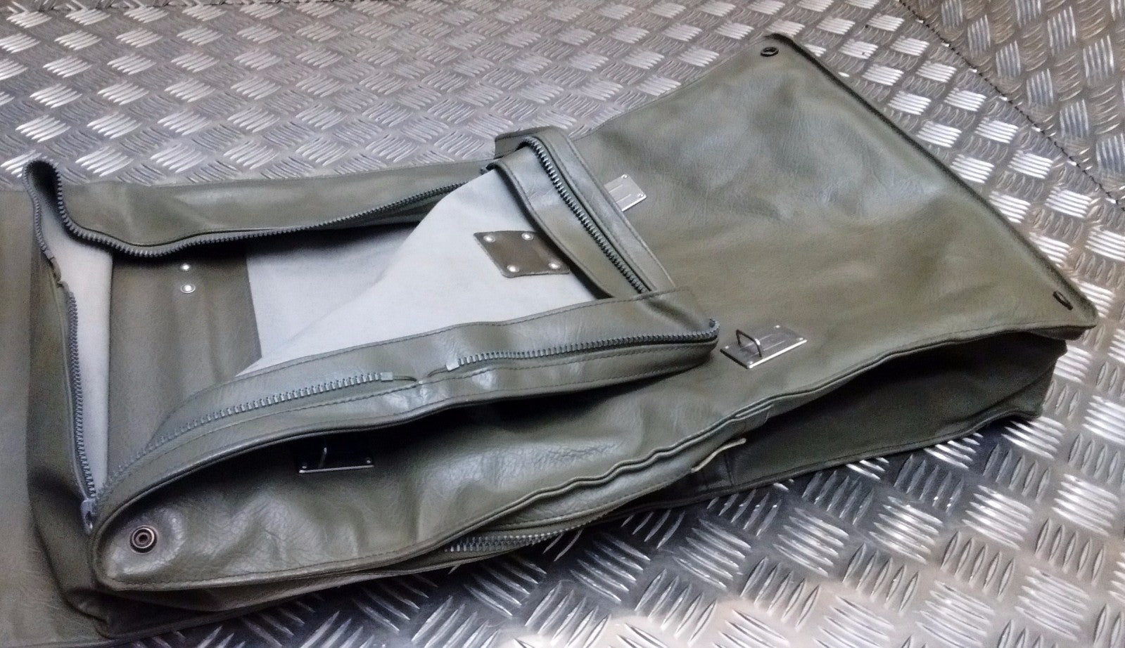 Vintage Swiss Army Tri-fold Bag Tactical Attache/Garment Document Case