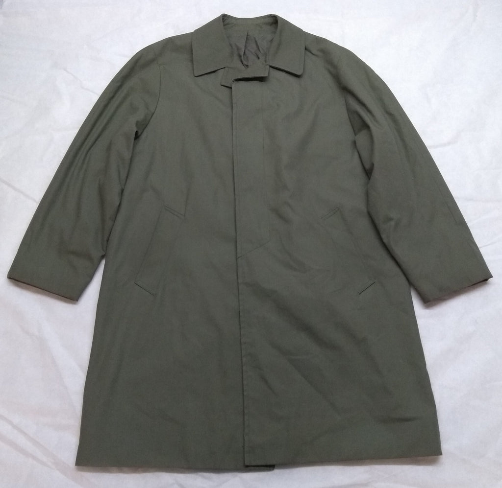 Single Breasted Raincoat British R.M Mid Green Lightweight Tropical Rain Mac