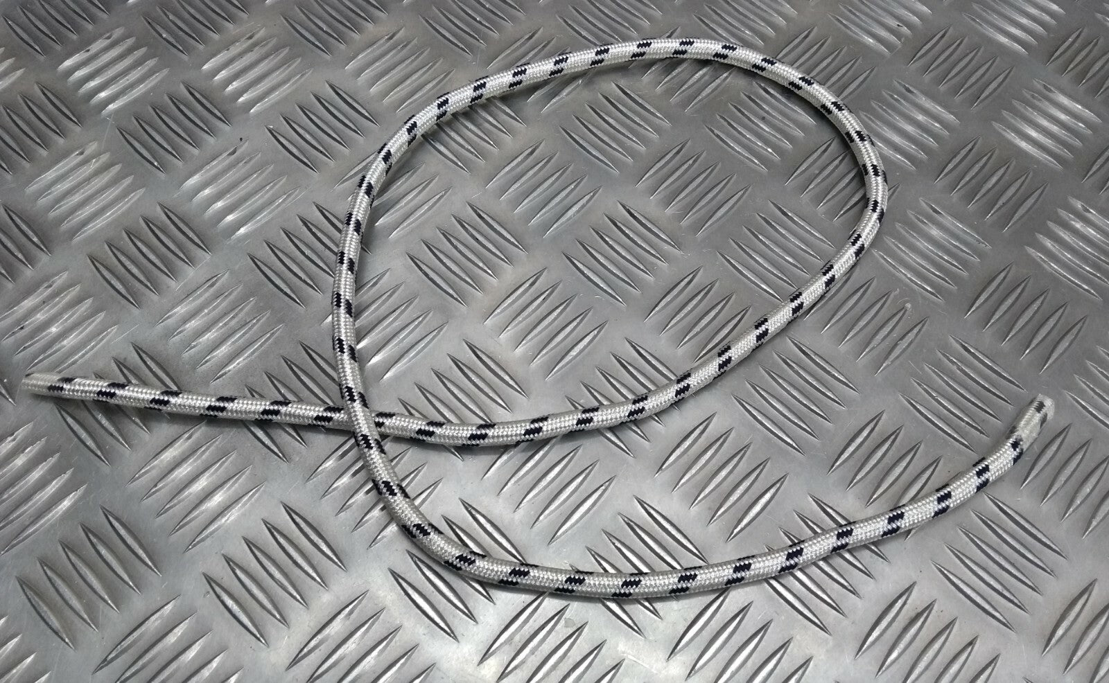 Genuine British Made Ceremonial Parade Silver Black Fleck Cord 1M RC12