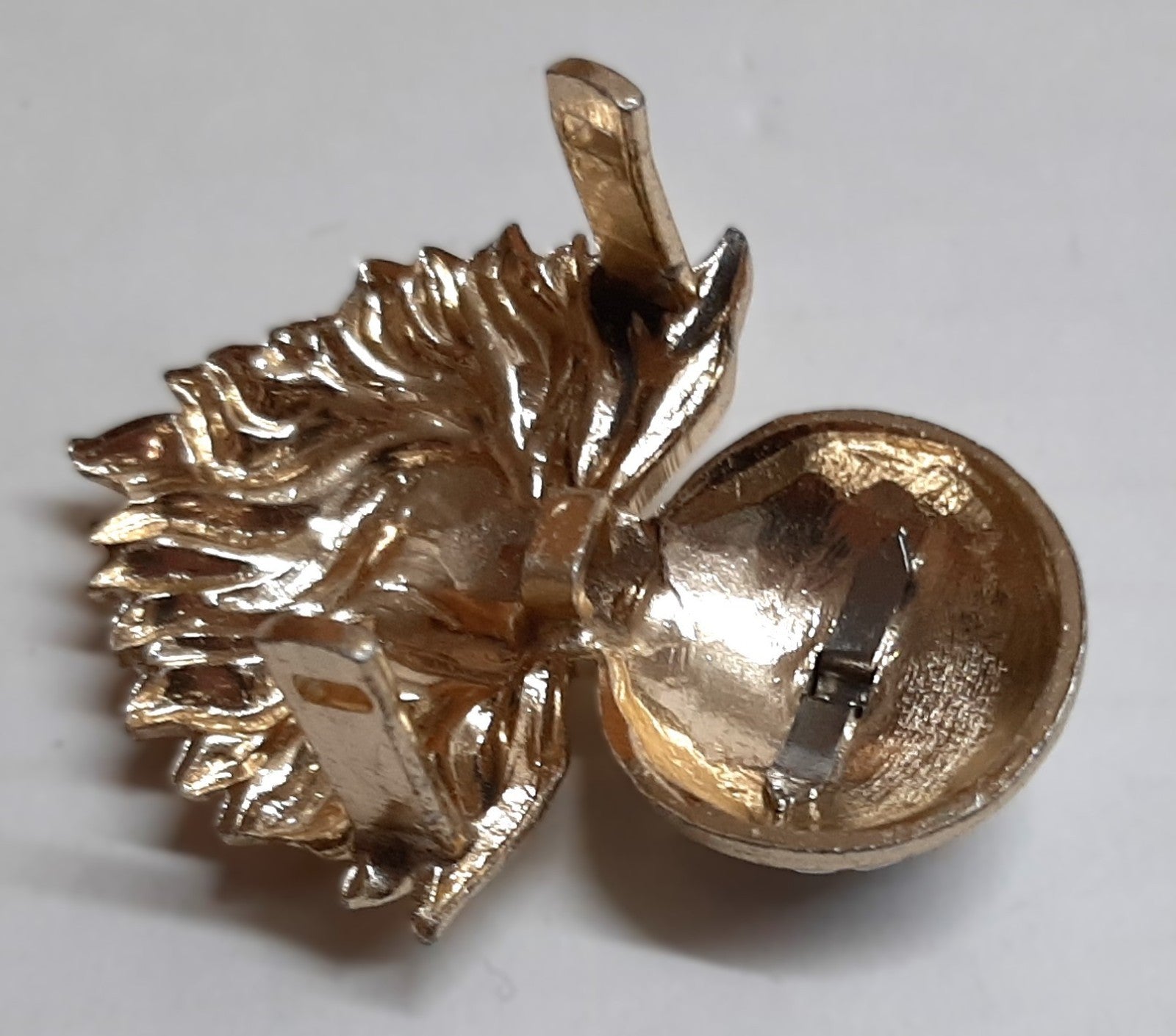 RRF Cap Badge British Army Royal Regiment of Fusiliers Dress Hat Insignia