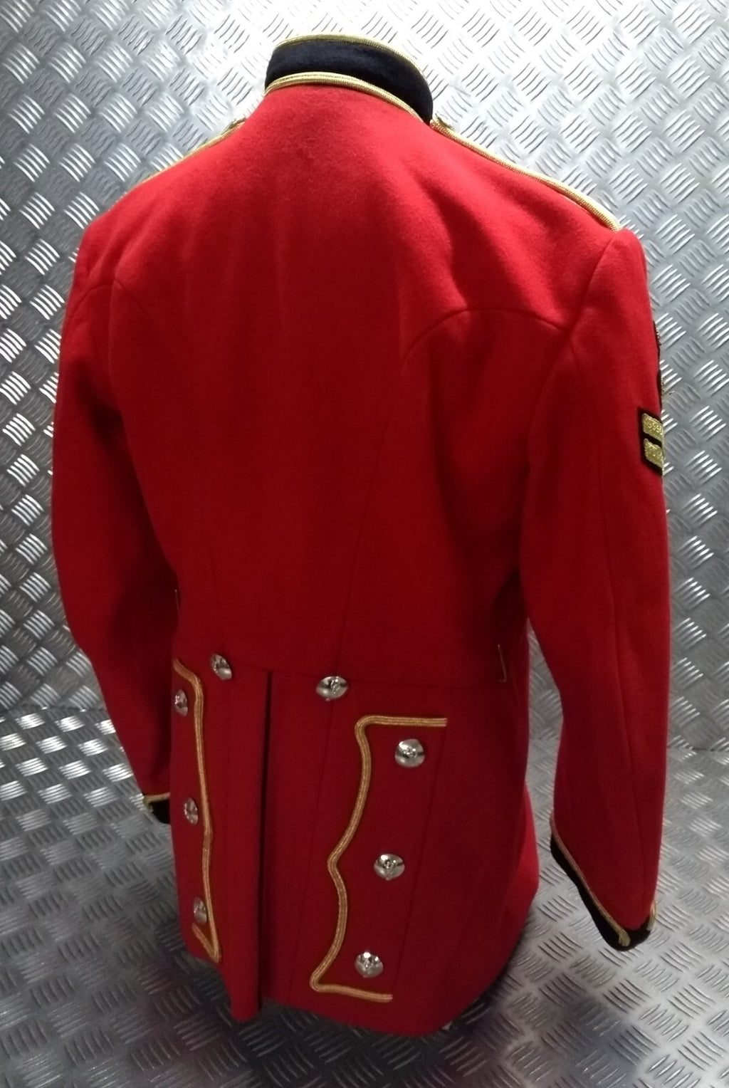 British Army Red Tunic Bandsman's R.SIGS Band With Badges Good Size