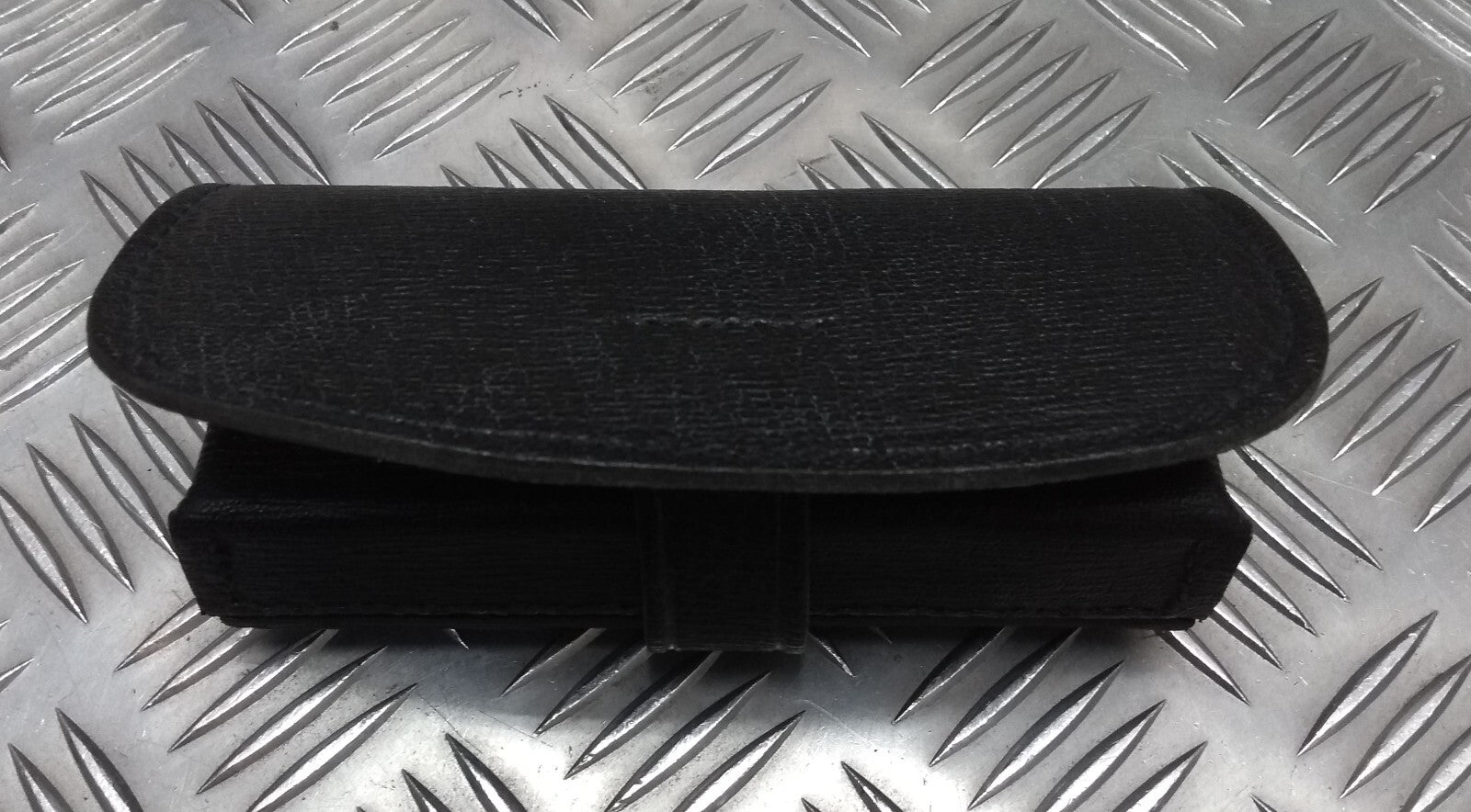 Cross Belt Pouch Subdued Grain Leather Black & Bands Issue No Fixings