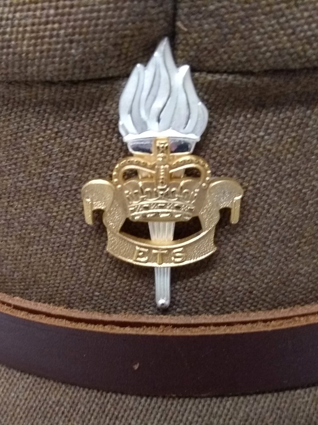 No2 Officer Hat AGC ETS British Army Full Insignia & Chin Strap Goldings 56cm