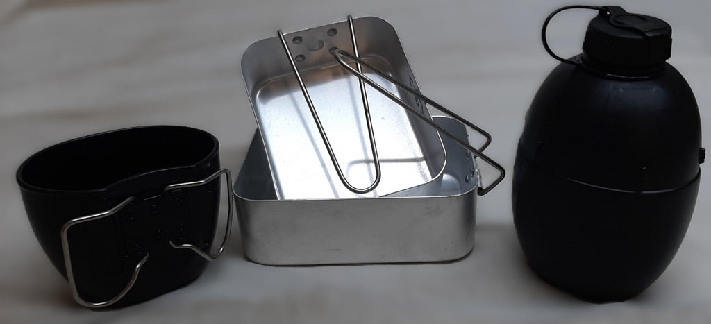 Canteen and Pans British Army Mess Tins and 58 Pattern Water Bottle / Mug