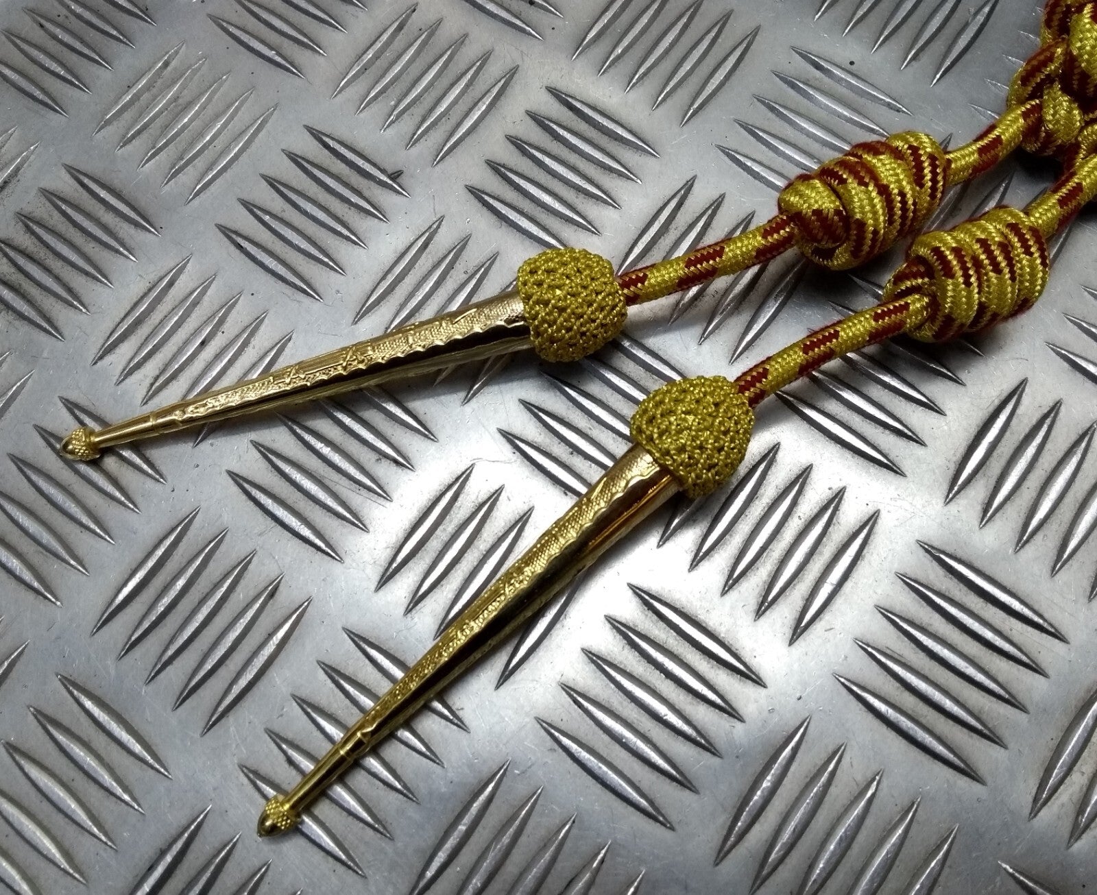 Crimson Fleck Gold Ceremonial Aiguillette British Made Senior Officer Issue
