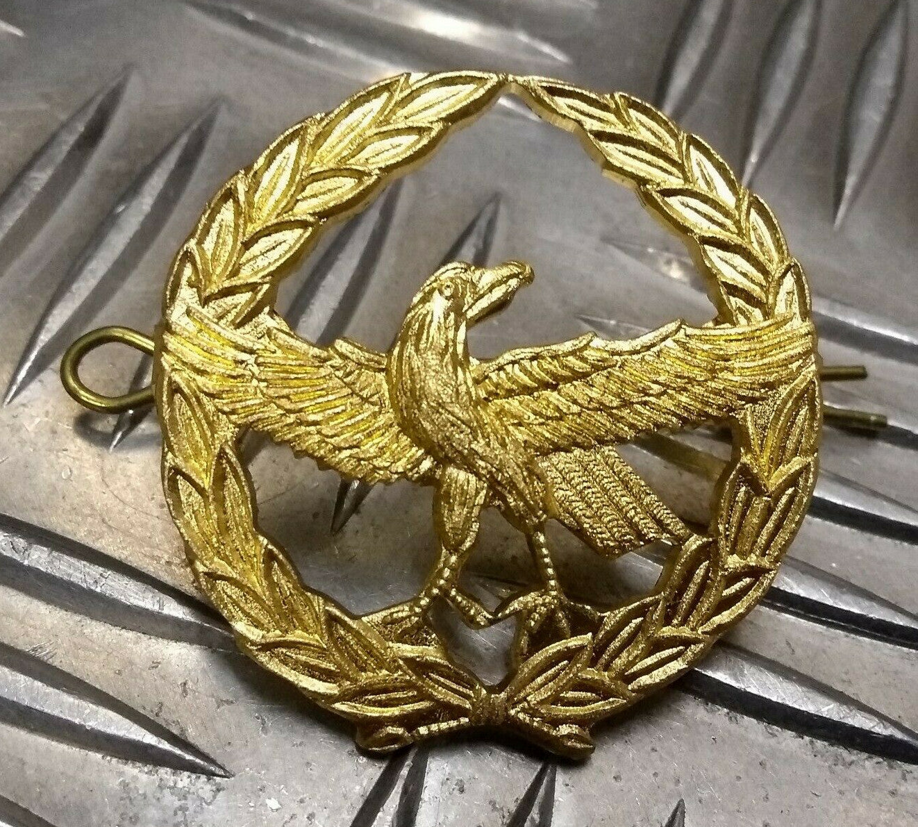 Eagle Span Laurel Leaf Metal Hat Badge - NEW