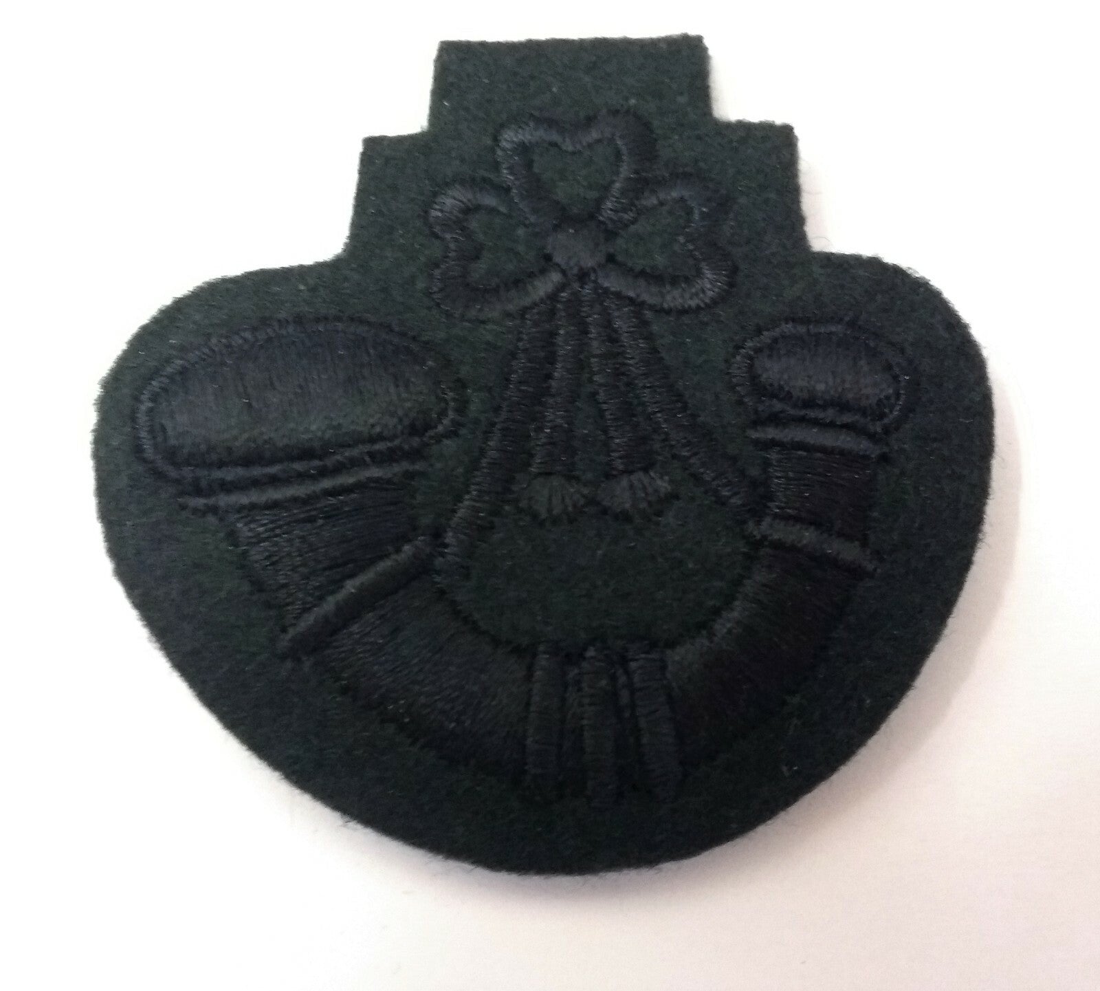 Genuine British Gurkha Issue Subdued Rifles Green Bugle Badge