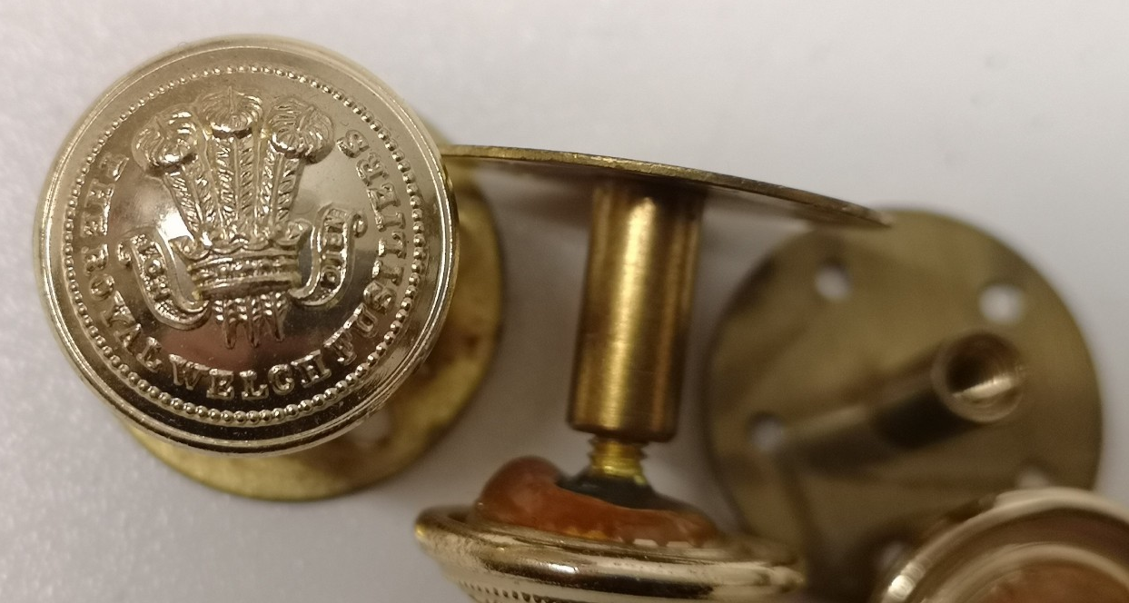 The Royal Welch Fusiliers RWF Insignia Gilt Buttons Screw Base 30L x3