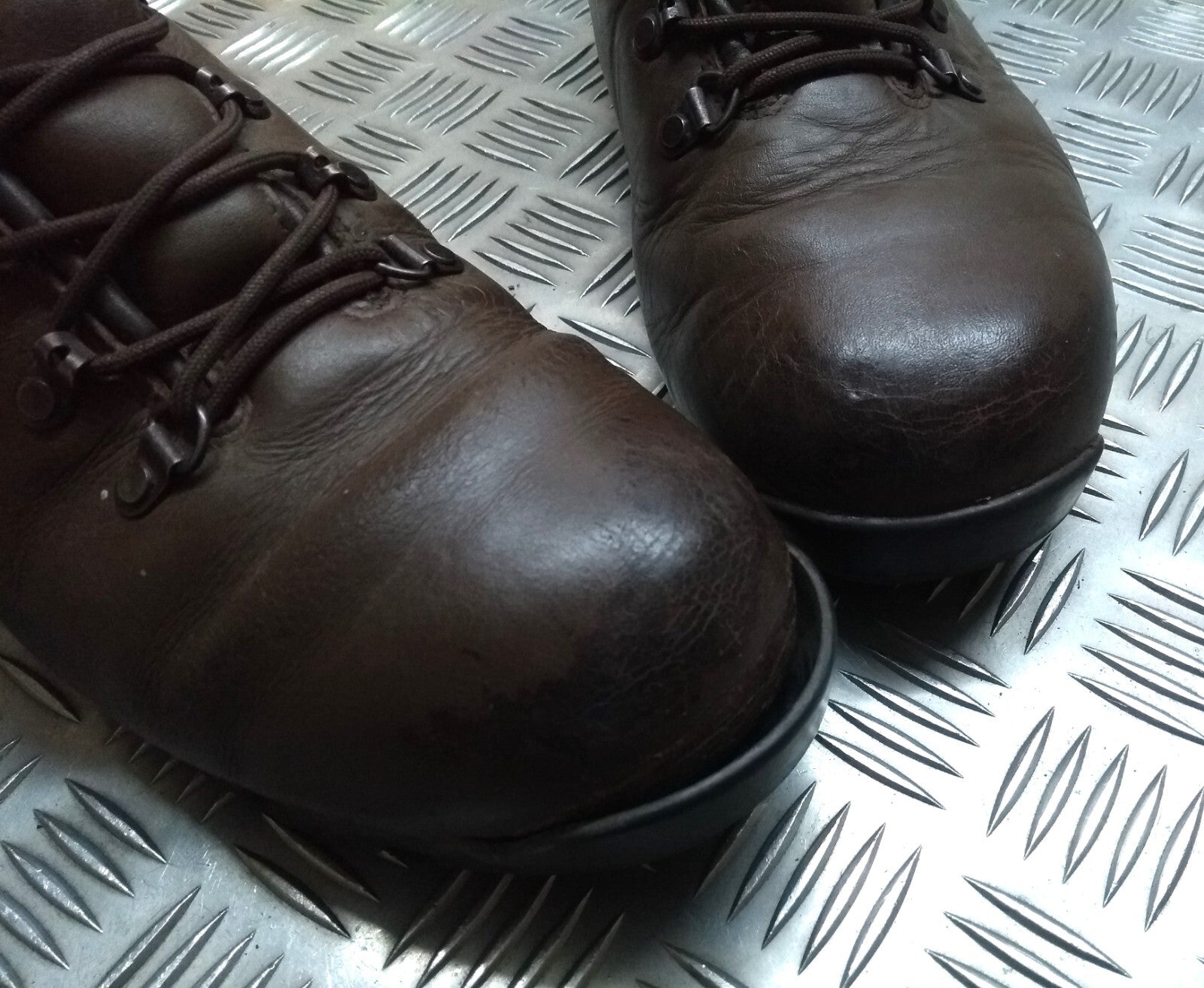 ITURRI Patrol Boots Army Tactical & Recognisance Lightweight UK 13M FAULTY