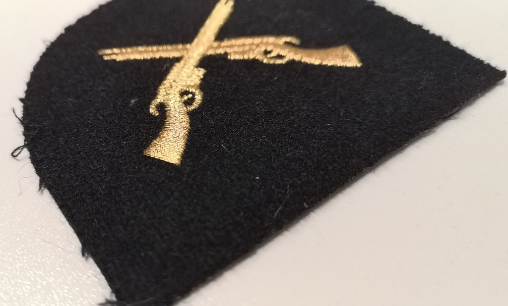Royal Marines Embroidered Drill Platoon Crossed Rifles Qualification Patch