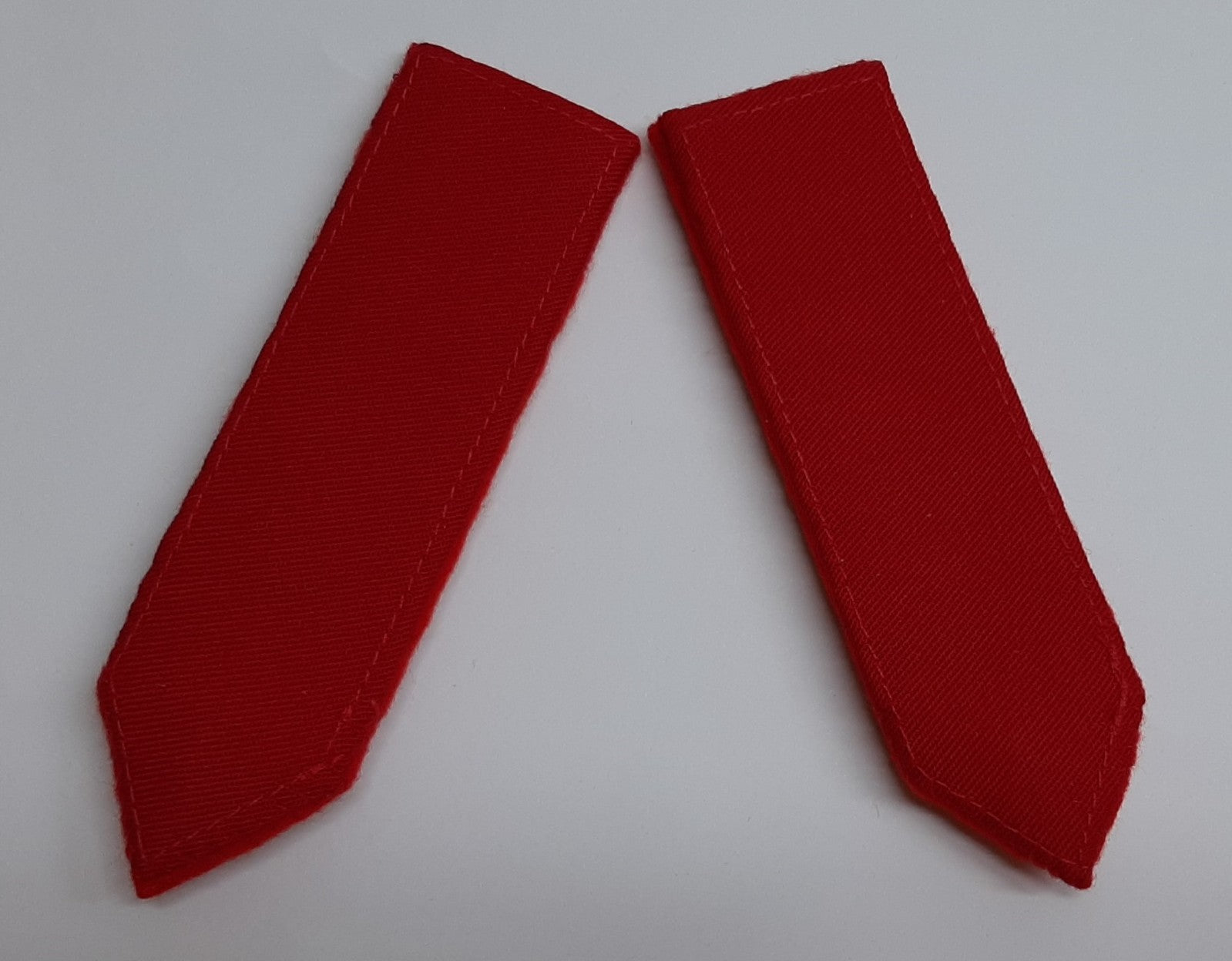 RED Officer's Gorgets British Made Army Pattern with Gold Oakleaf and Buttons