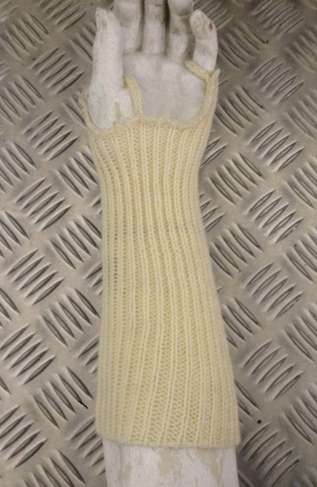 British Army Wool / Woollen Wristlets / Fingerless Gloves - BRAND NEW
