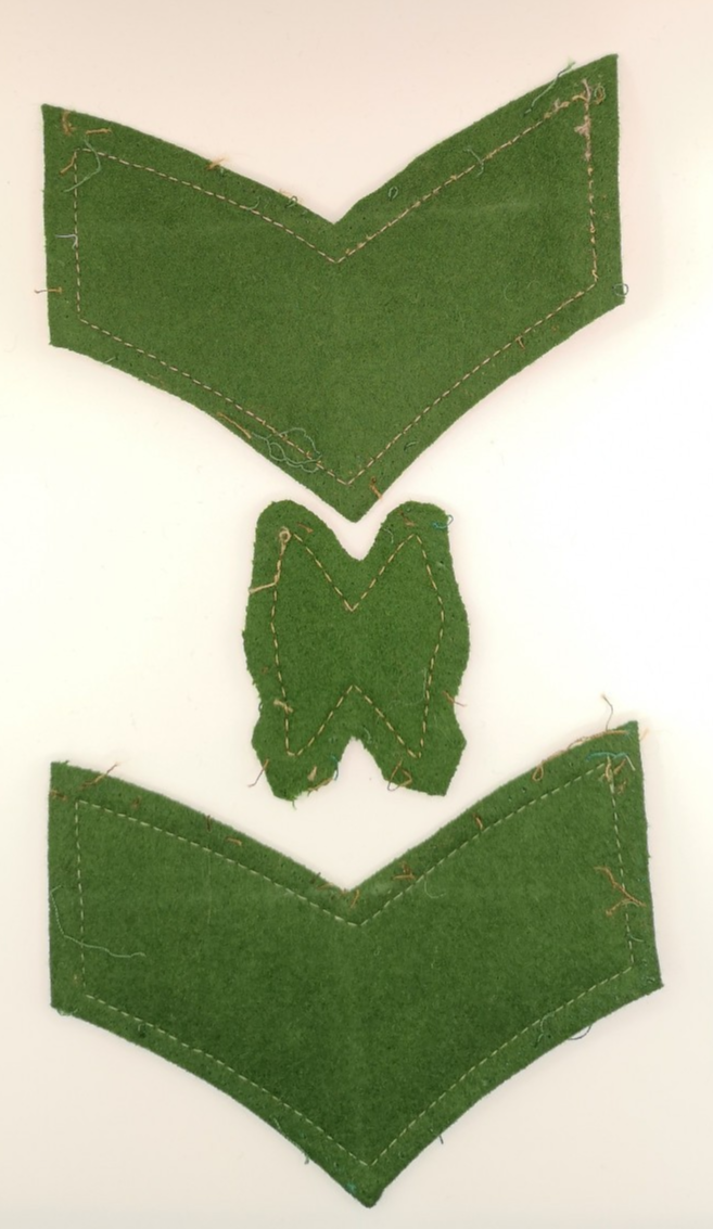 British Army FAD Corporal Chevrons & Signaller Patch on Green Felt