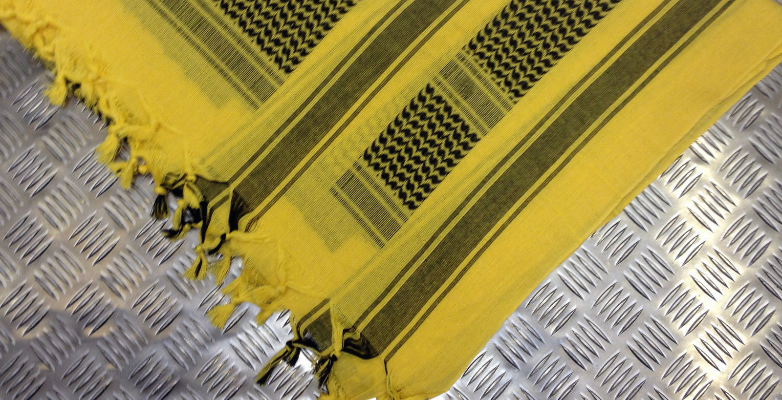 100% Cotton Shemagh / Arab Scarf / Pashmina / Wrap / Sarong. Black on Yellow NEW