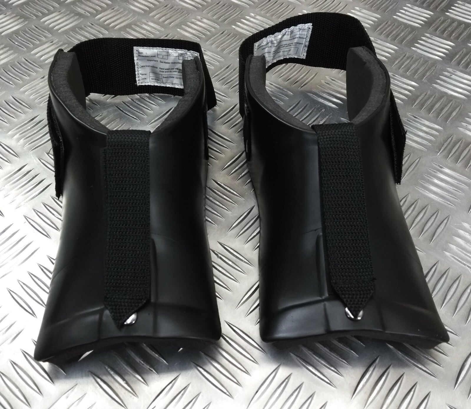 Footguards British Made STD LVL2 Foot Guards Medium - NEW