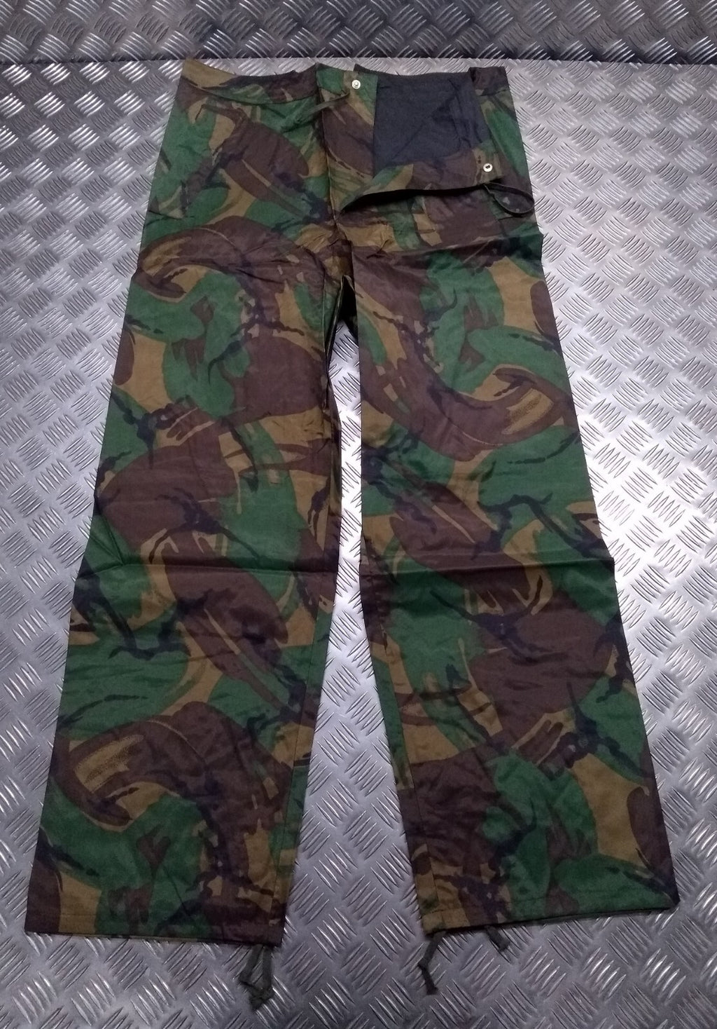 Army Waterproof Trouser old pattern British DP / DPM woodland Camo 90cm - NEW