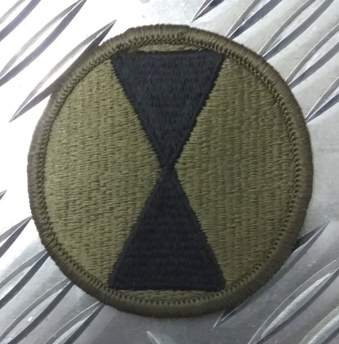US USA 7th Infantry Divison Embroidered Insignia Sew on Badge