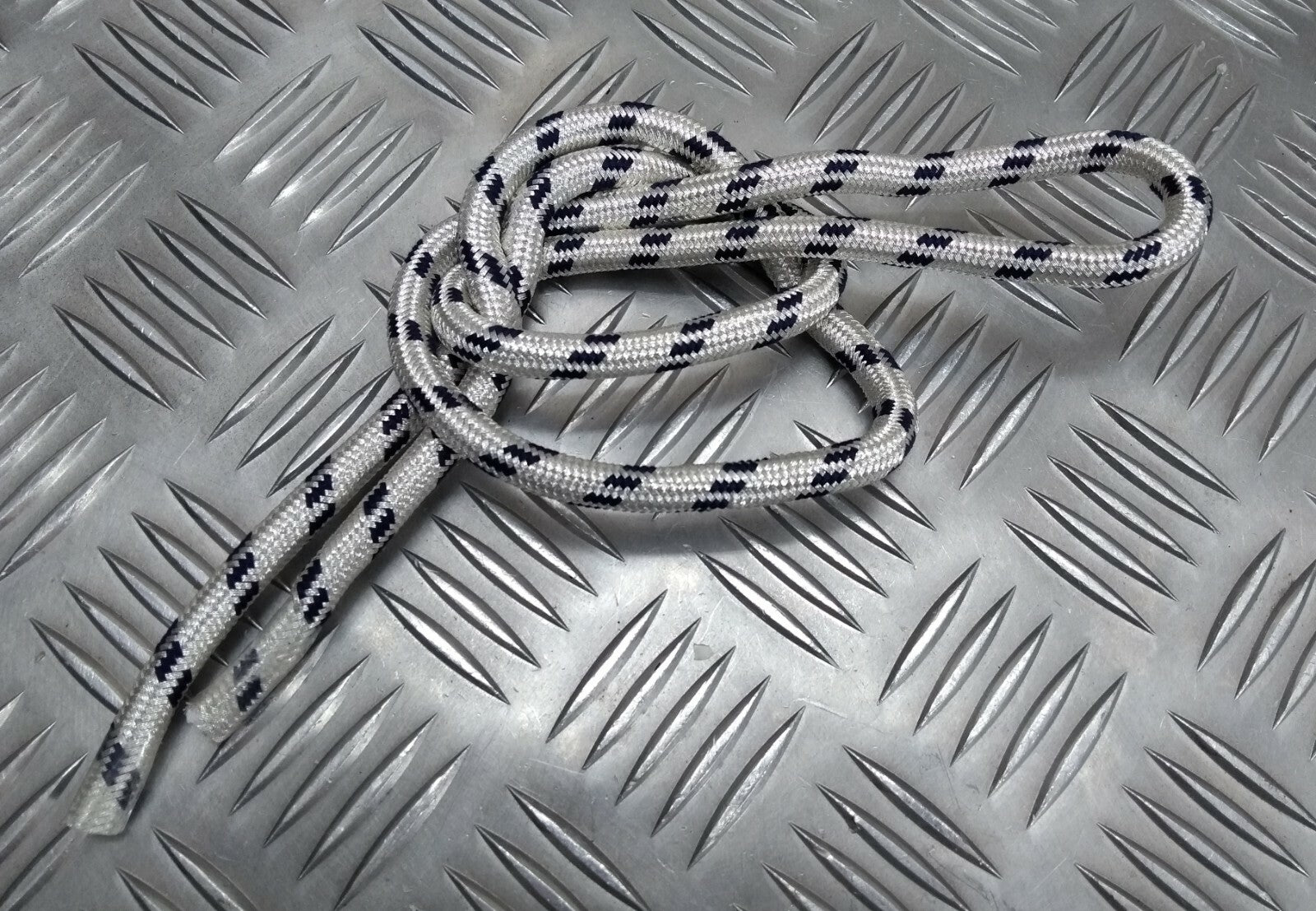 Genuine British Made Ceremonial Parade Silver Black Fleck Cord 1M RC12