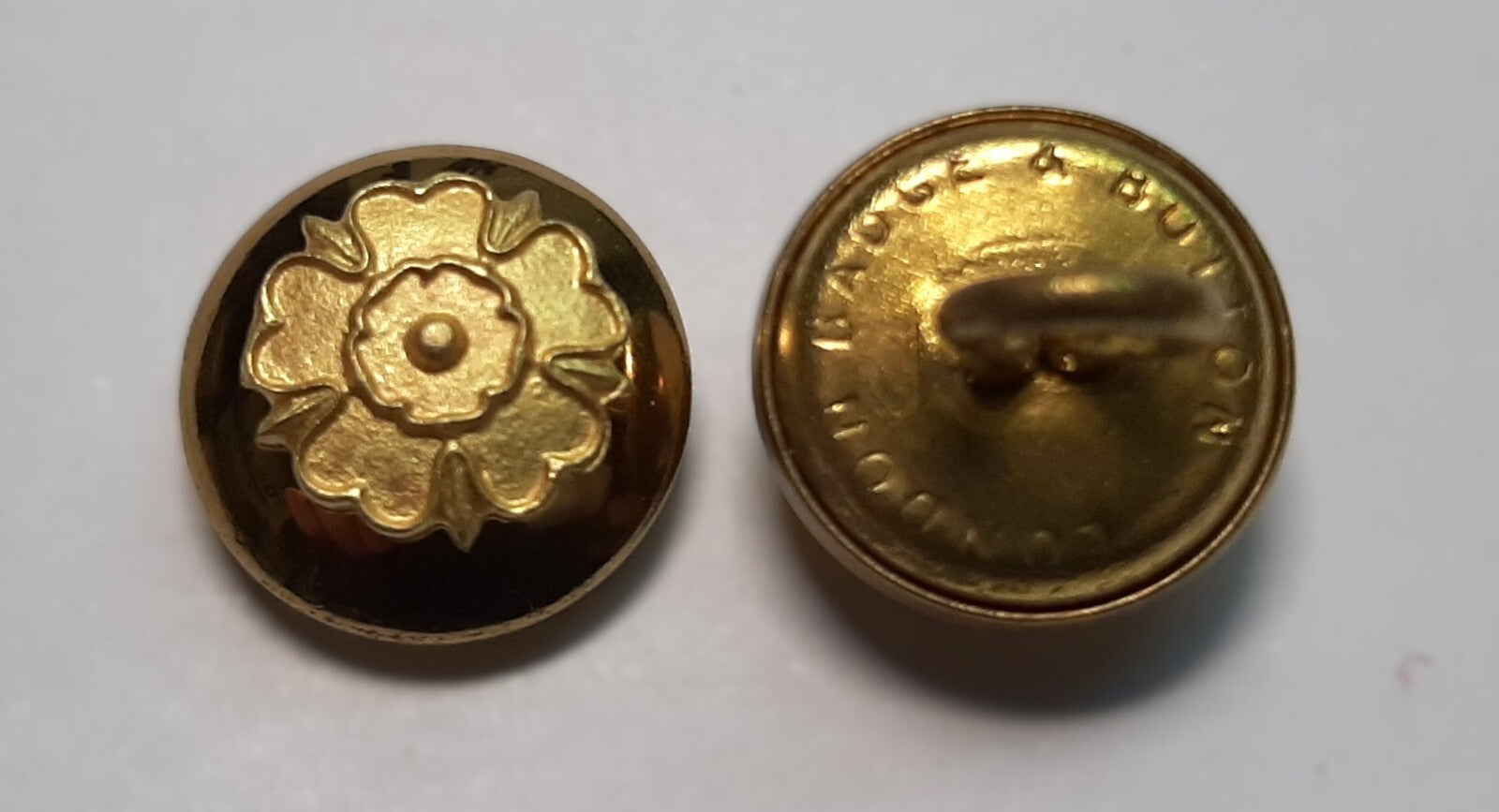 QLR Buttons British Queen's Lancashire Dress Small x 2