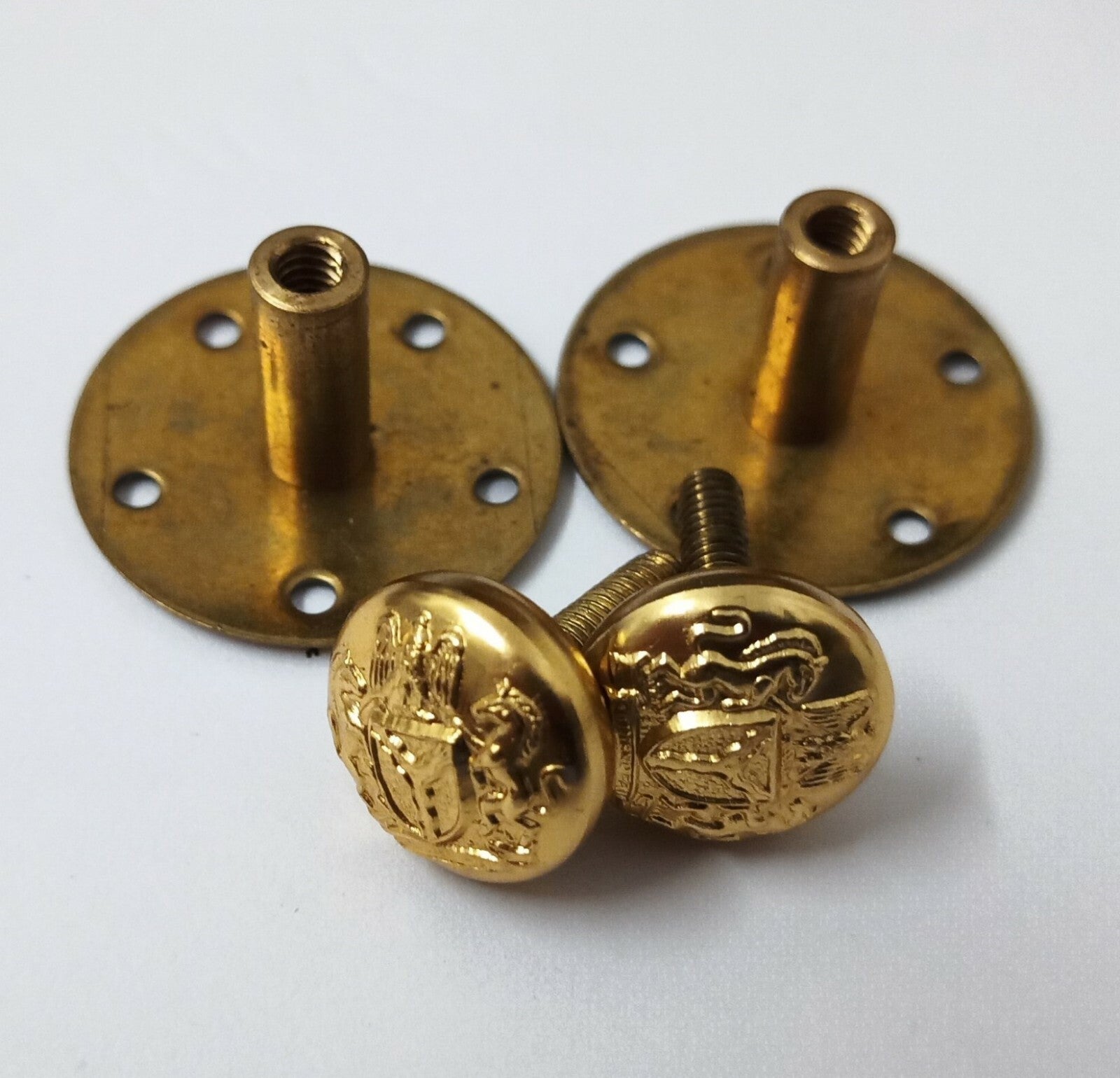 Genuine Nigerian Issue Unity and Faith Insignia Gold Screw Buttons 13mm X2 V165X