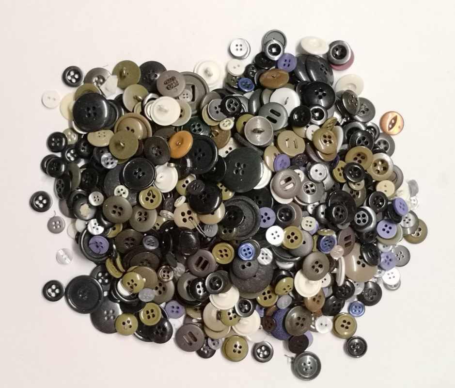 Vintage Style Unsorted Mixed Styles, Sizes & Colours Buttons 500g Lot#31