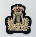 Army Qualification Wire Braided Badge Silver Lyre & Laurel Wreath on Green Felt