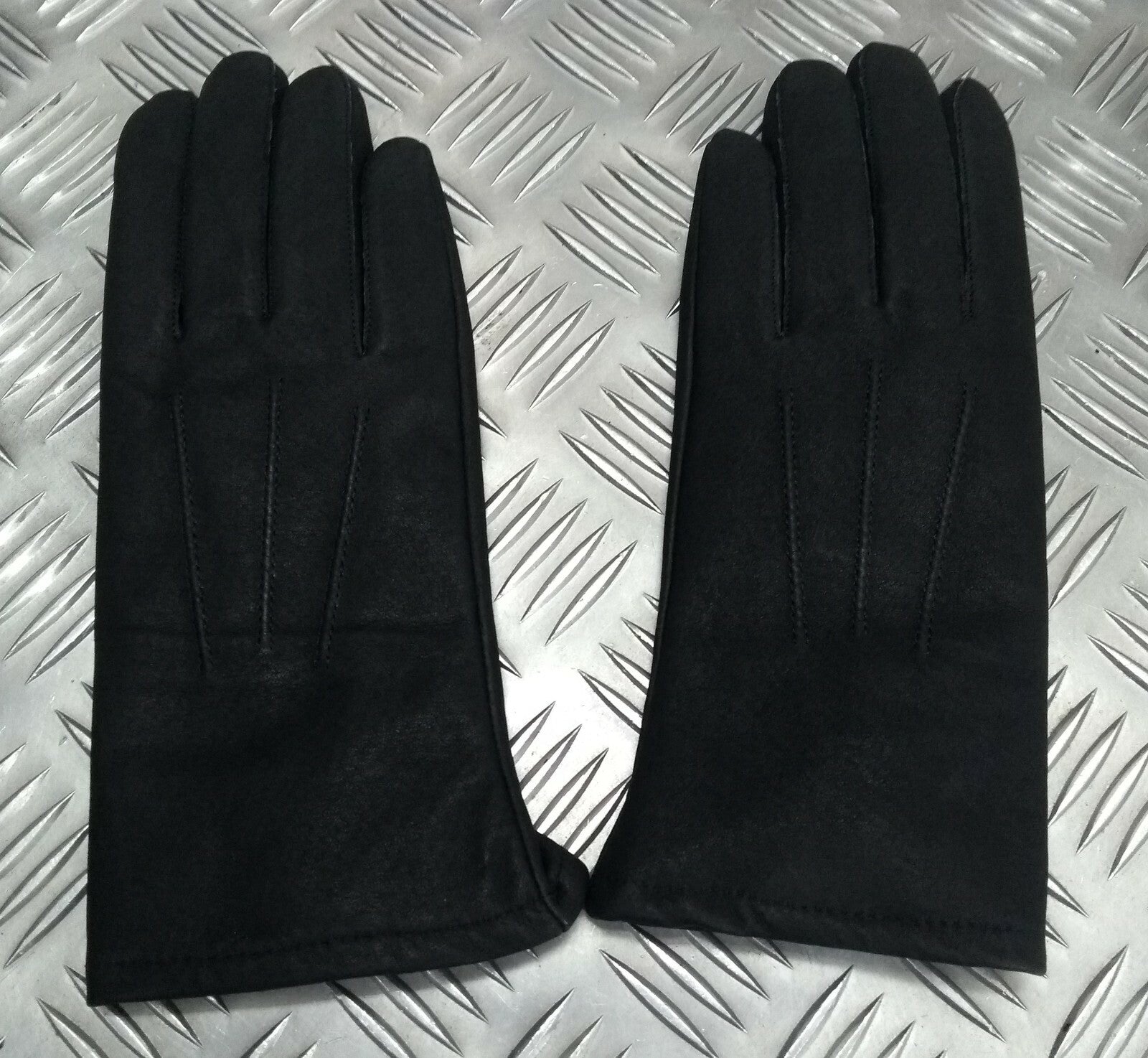 3 Dart Gloves Female Black Leather 3M Thinsulate Soft Lining Medium